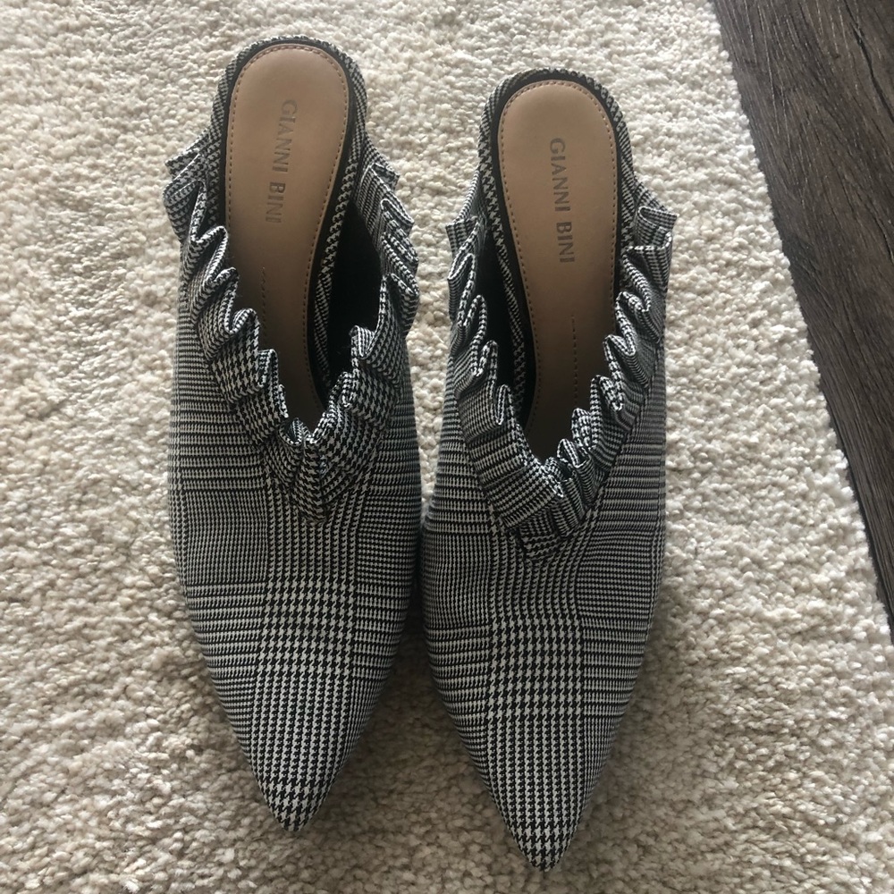 Black & White Gianni Bini Heels
